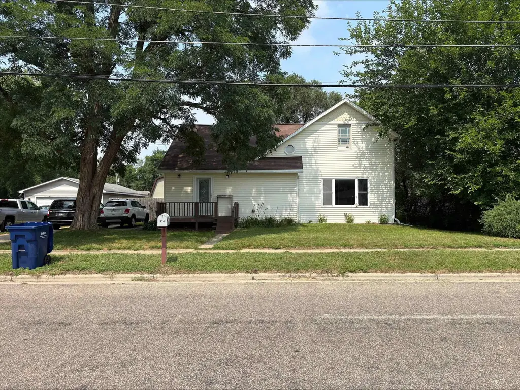 914 Walrath Street, Sparta