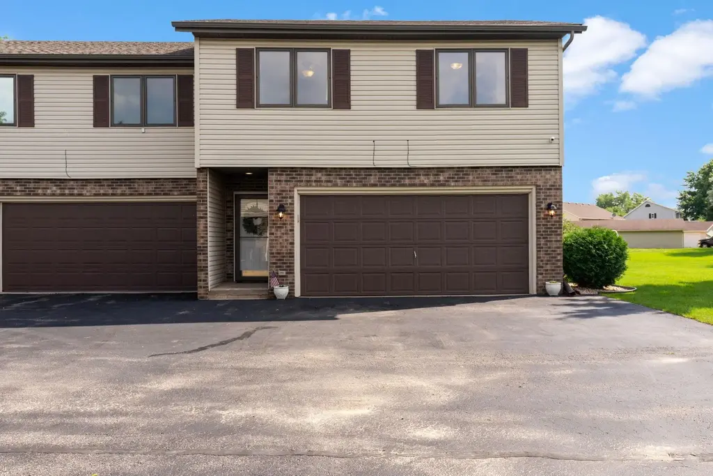 166 White Tail Drive, Sun Prairie