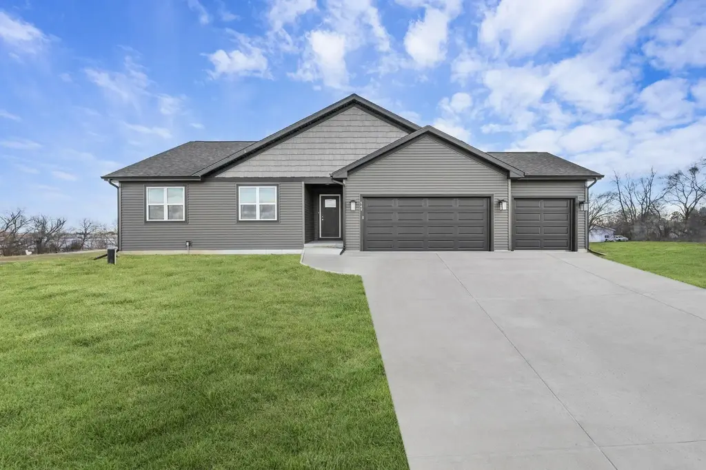 10438 Stone Barn Drive, Milton