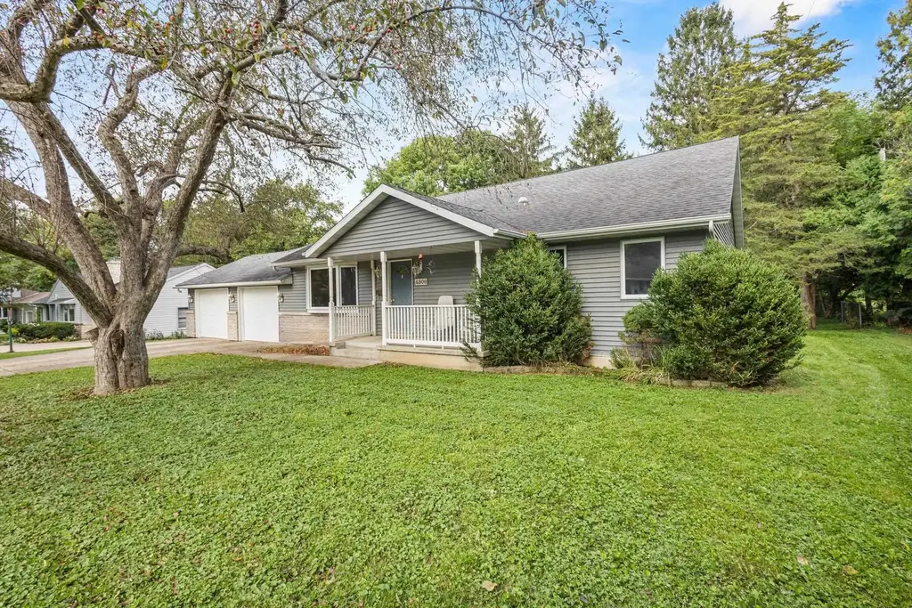4808 Midmoor Road, Monona
