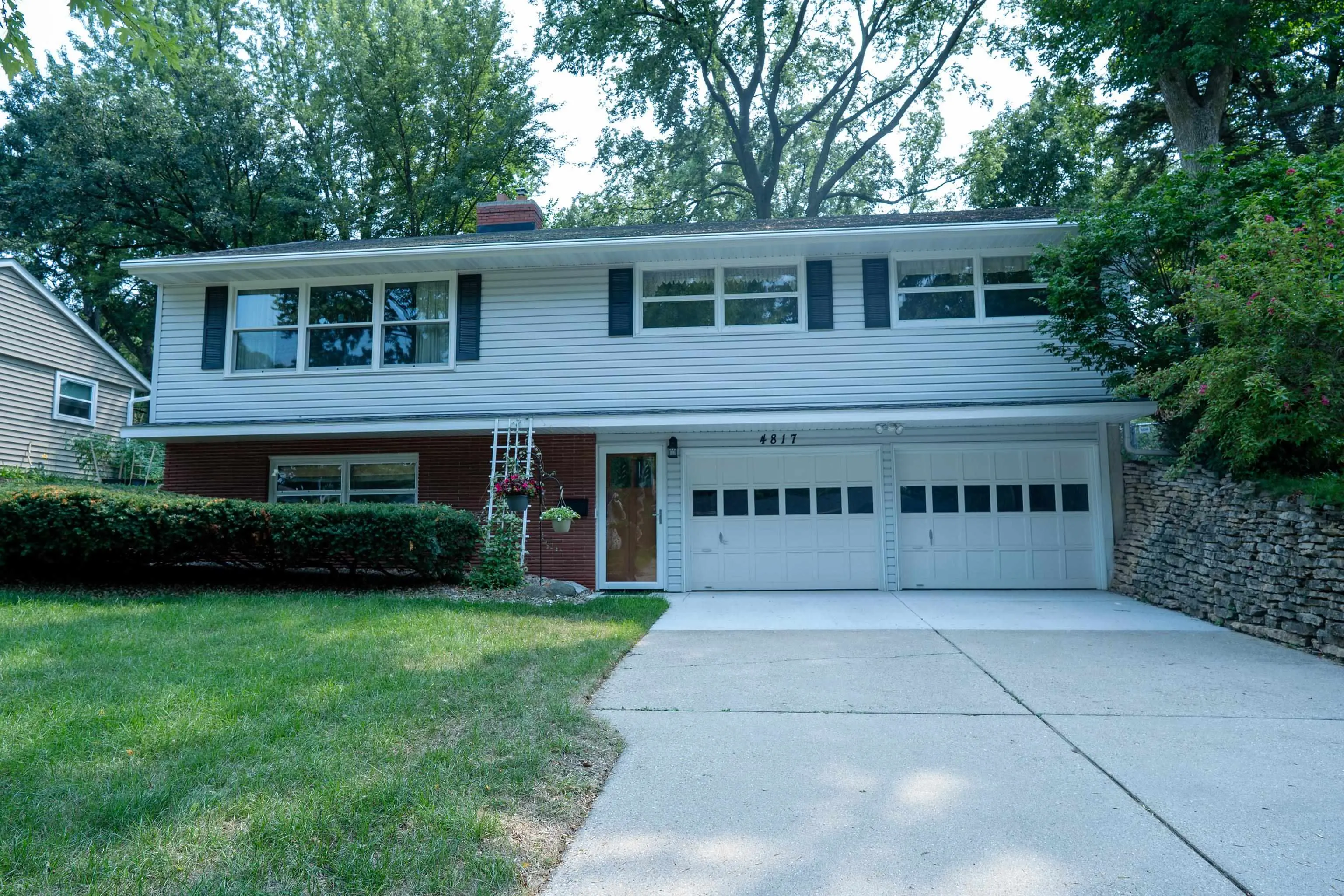 Photo of Listing #2030359
