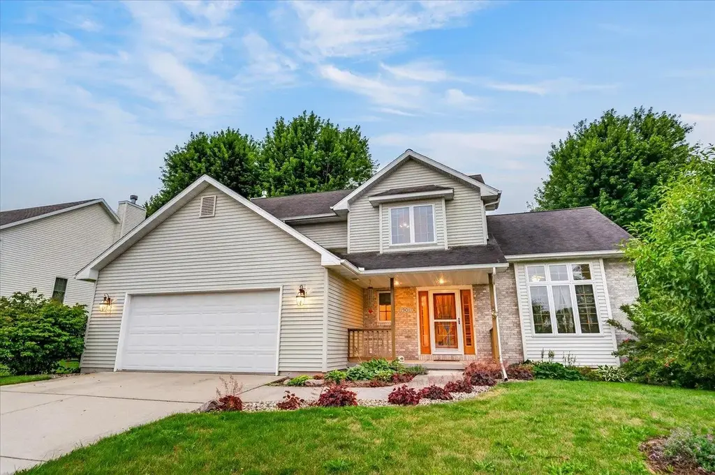 1901 Meadow Drive, Stoughton