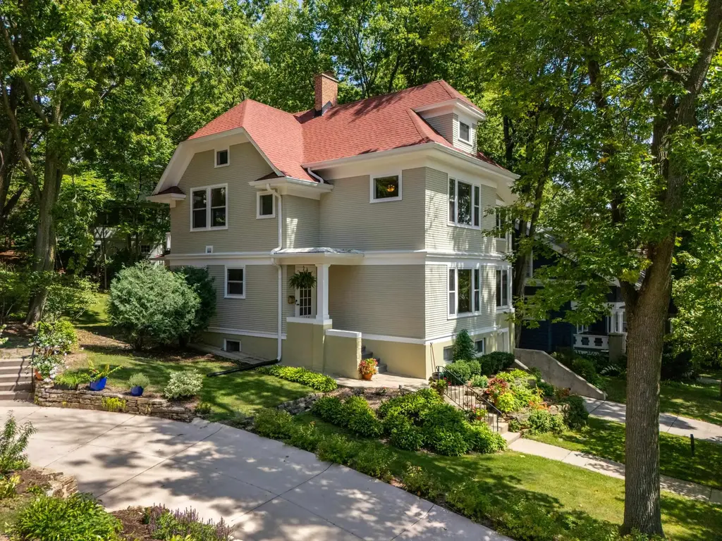 1826 Van Hise Avenue, Madison