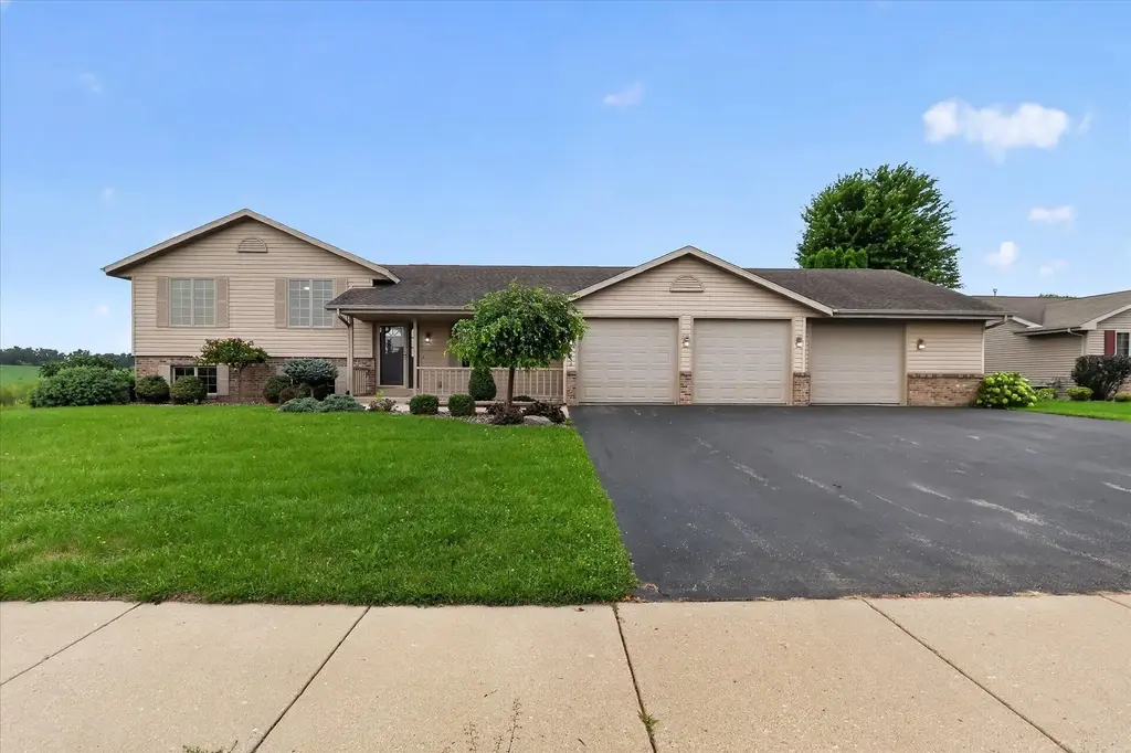 4330 E Rotamer Road, Janesville
