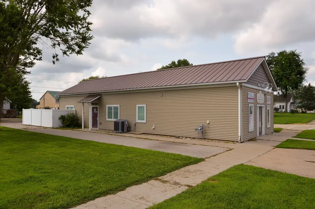 1201 S Beaumont Road, Prairie Du Chien