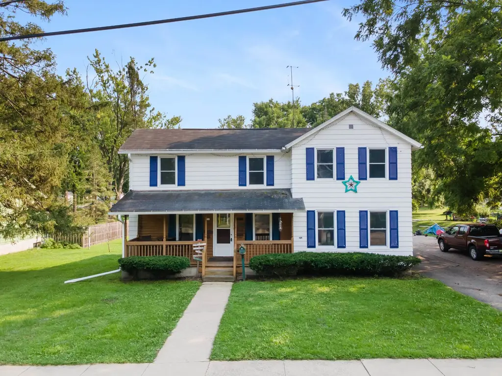 953 W Peck Street, Whitewater