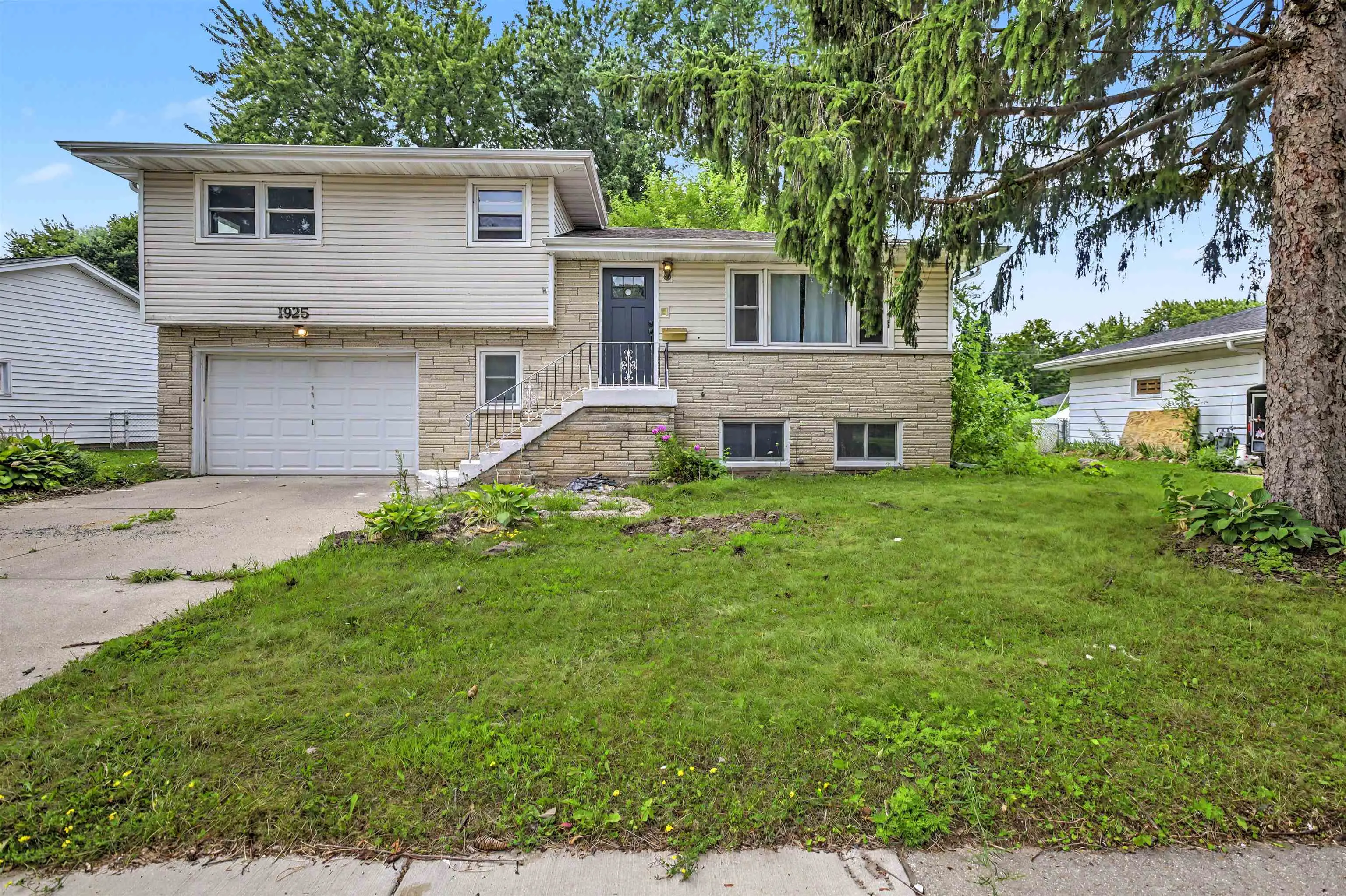 Photo of Listing #2030495