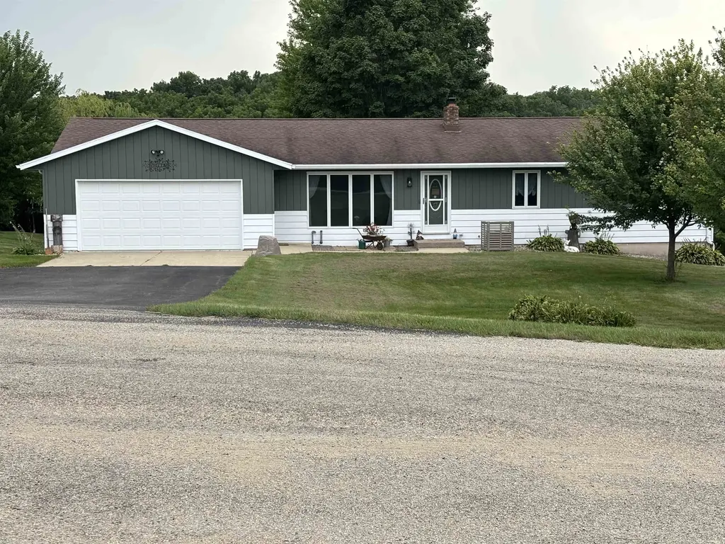 W6791 Pond View Road, Monroe