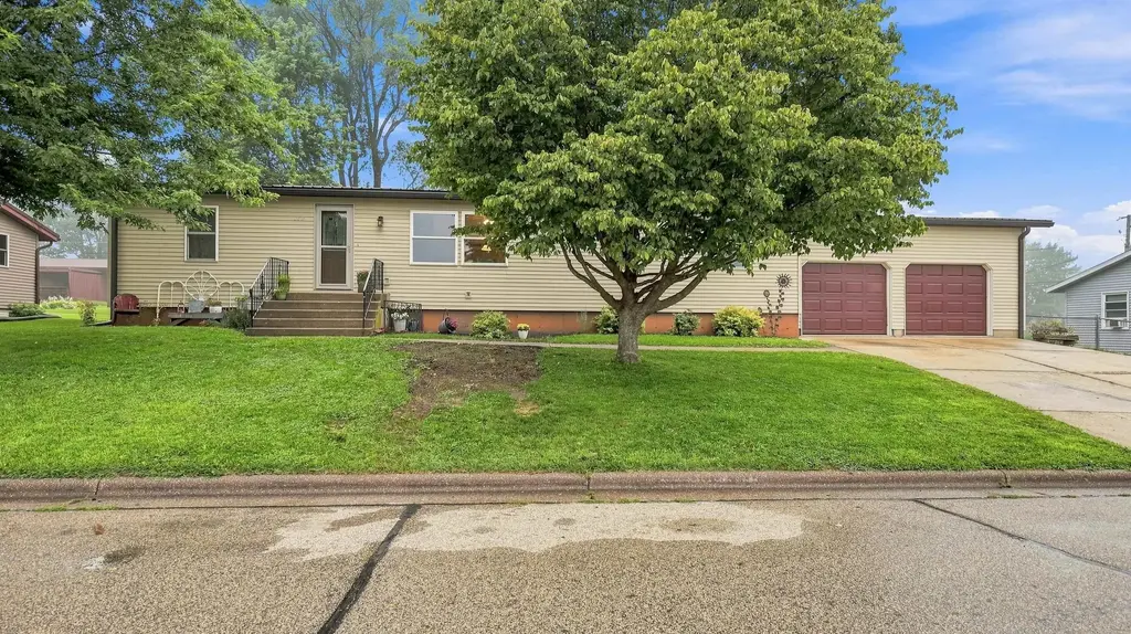 308 Benson Street, Cobb