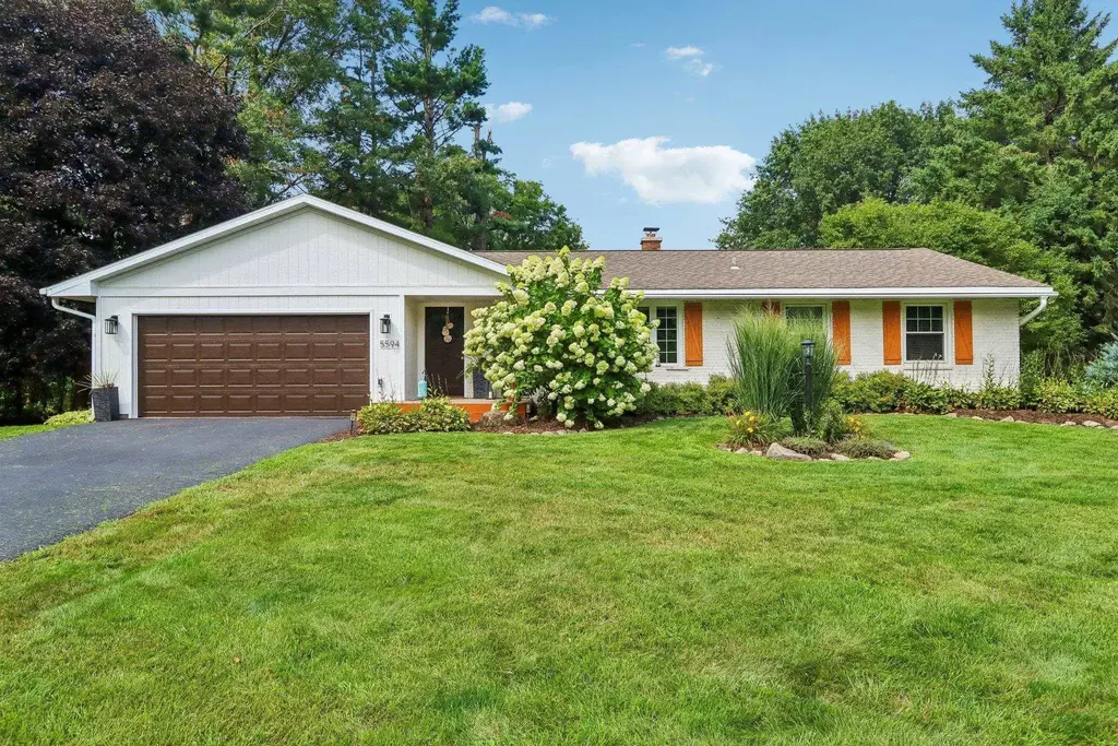 5594 Lavin Way, Westport