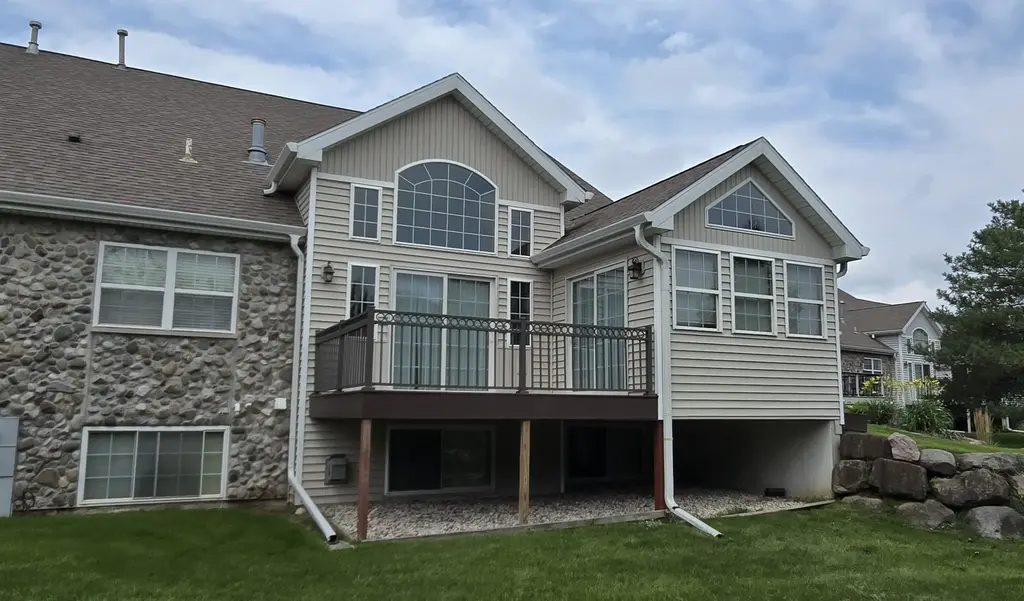 #13 - 5734 Enchanted View Lane, Westport