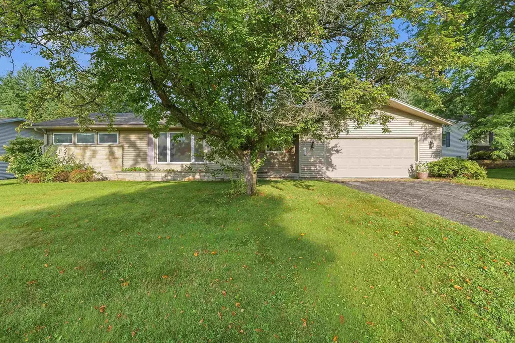 1116 Homestead Road, Beaver Dam