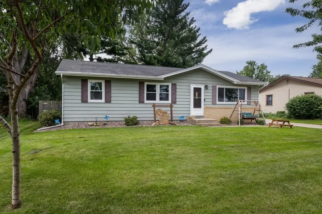 1748 Windsor Court, Beloit