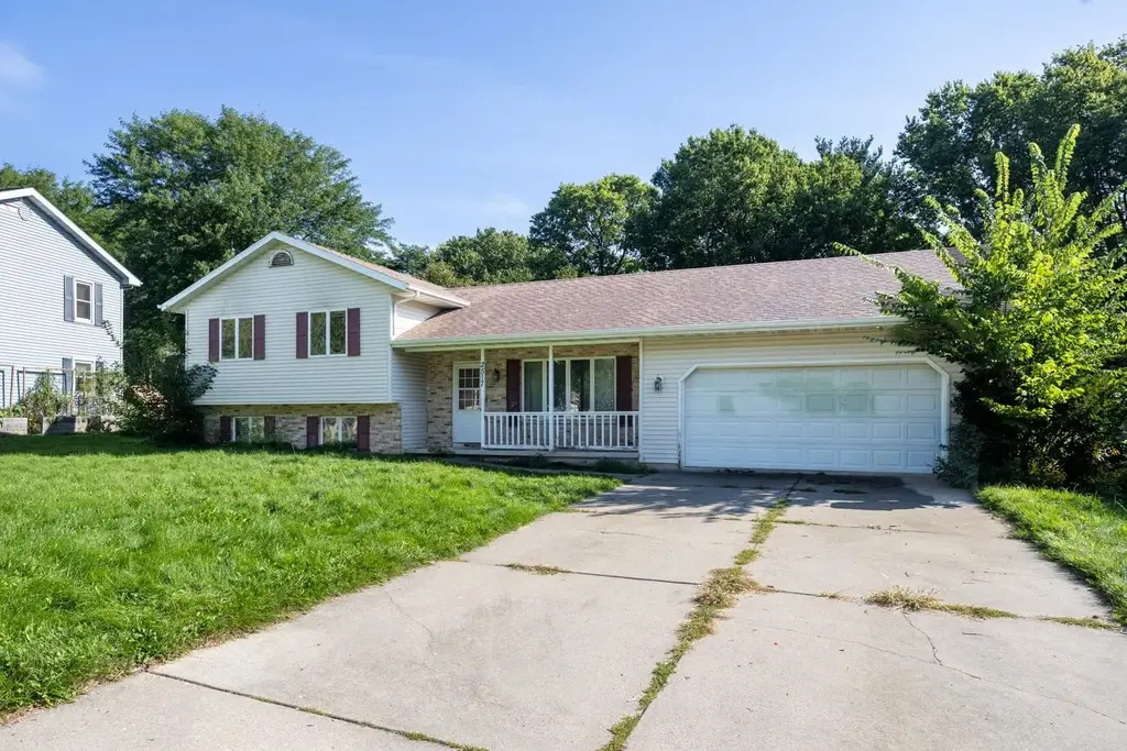 2517 Crest Line Drive, Madison