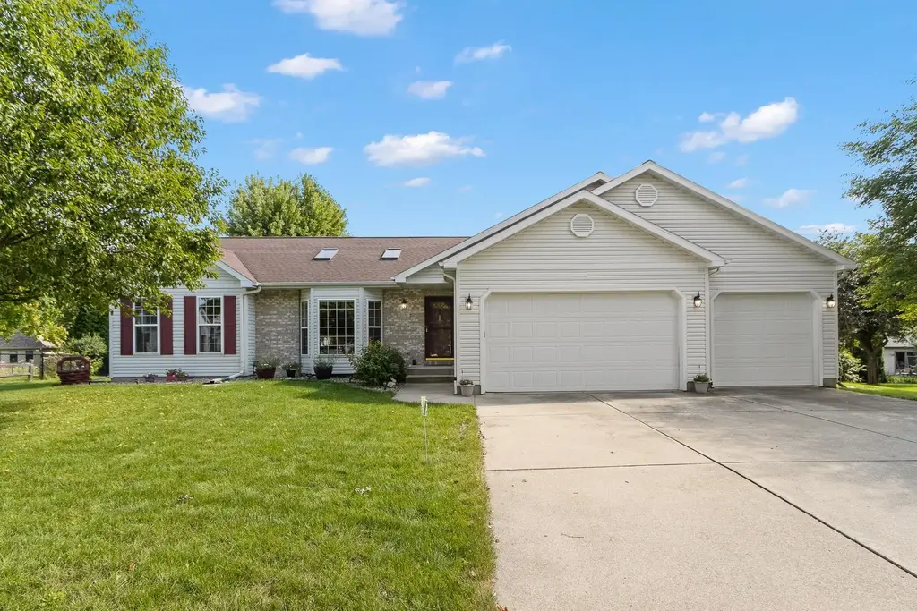 1331 Pinnacle Circle, Sun Prairie