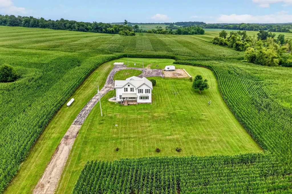 5594 Cherry Lane, Medina