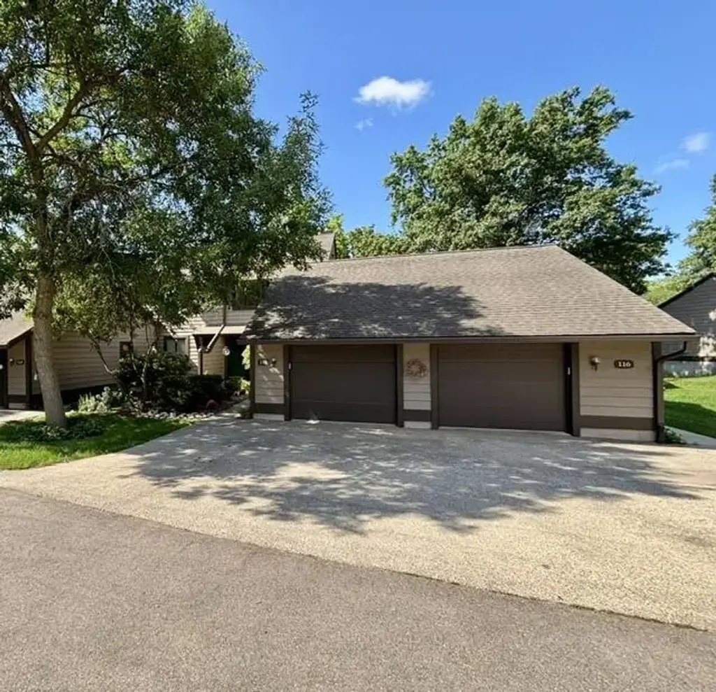 #2 - 118 Glenview Court, Janesville