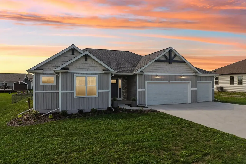 355 Ridgeview Drive, Lake Mills