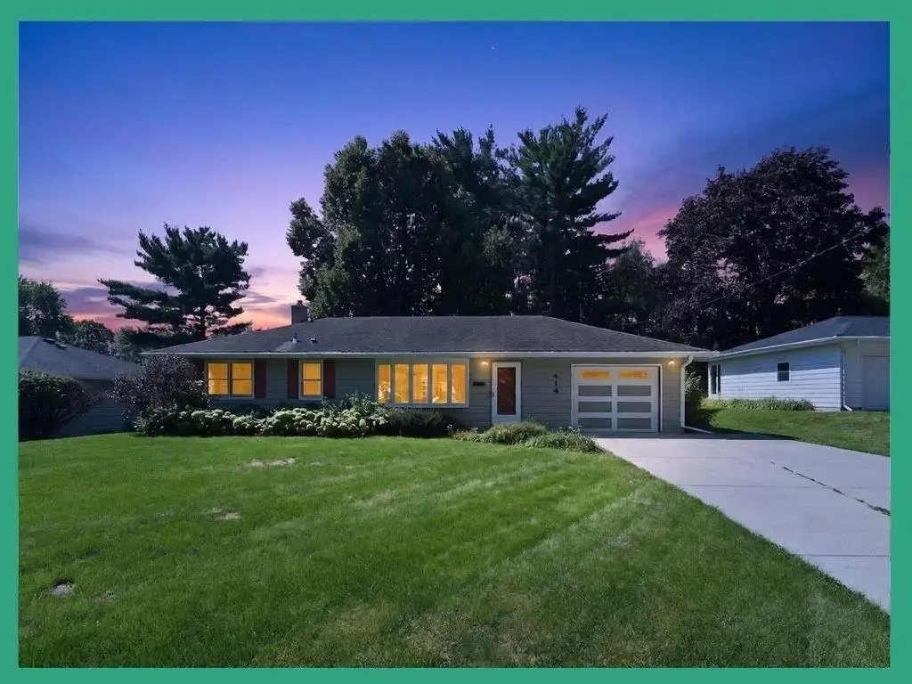 414 Woody Lane, Monona