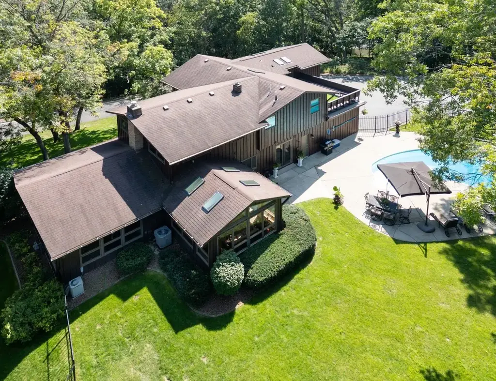 2329 Summit Drive, Janesville