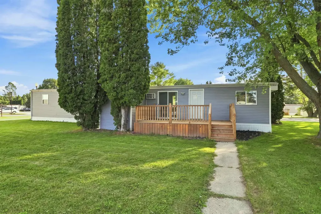 2 Algonquin Trail, Sheboygan