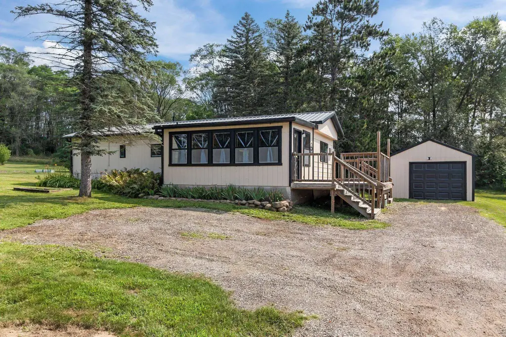 N6152 Pleasant Drive, Princeton
