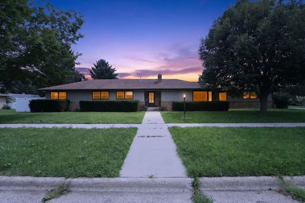 1230 N Harmony Drive, Janesville