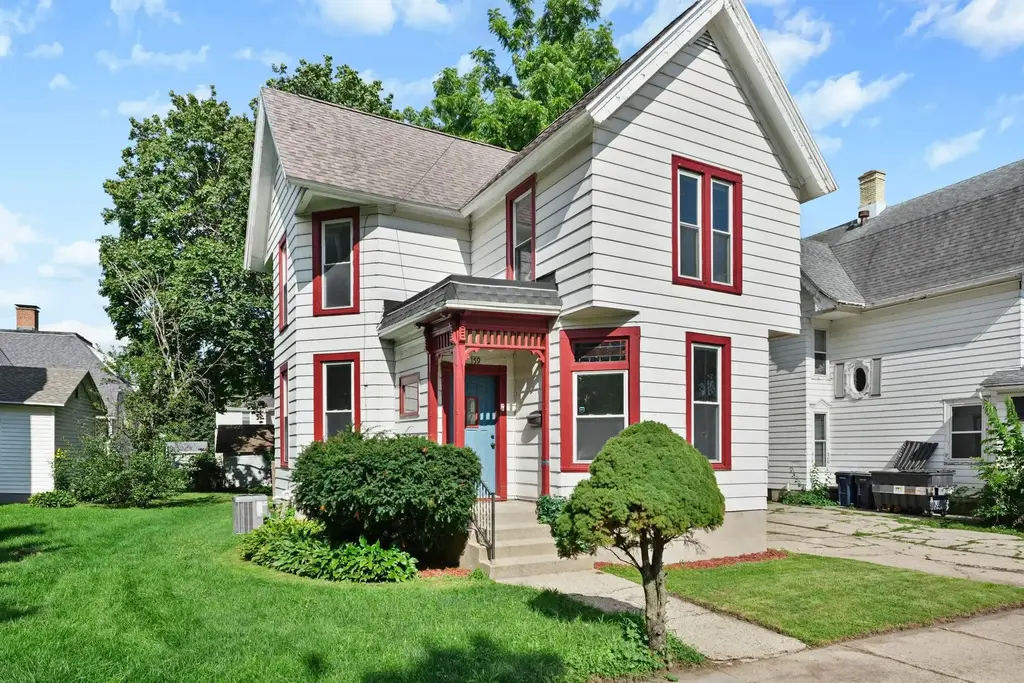 159 S High Street, Janesville