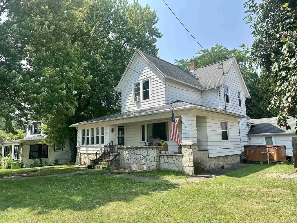 403 Main Street, Fairwater