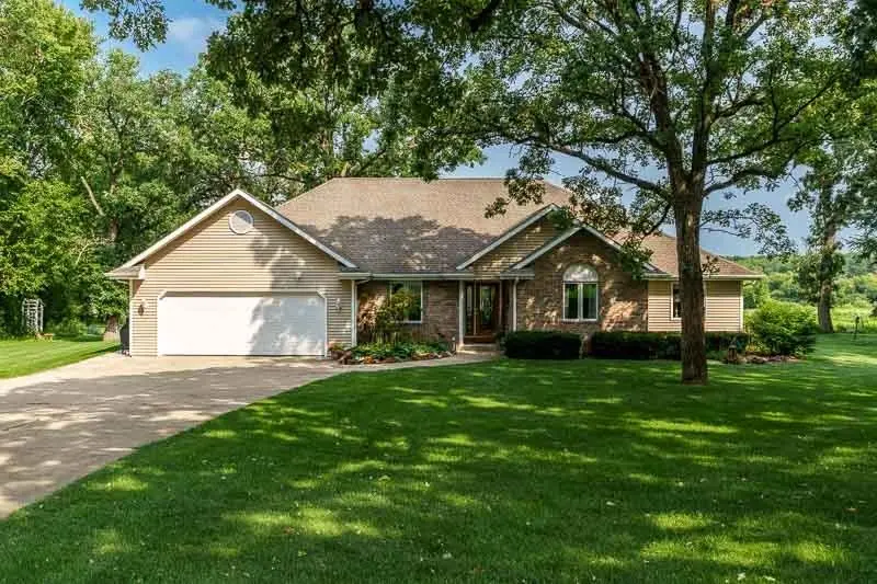 Photo of Listing #2030867