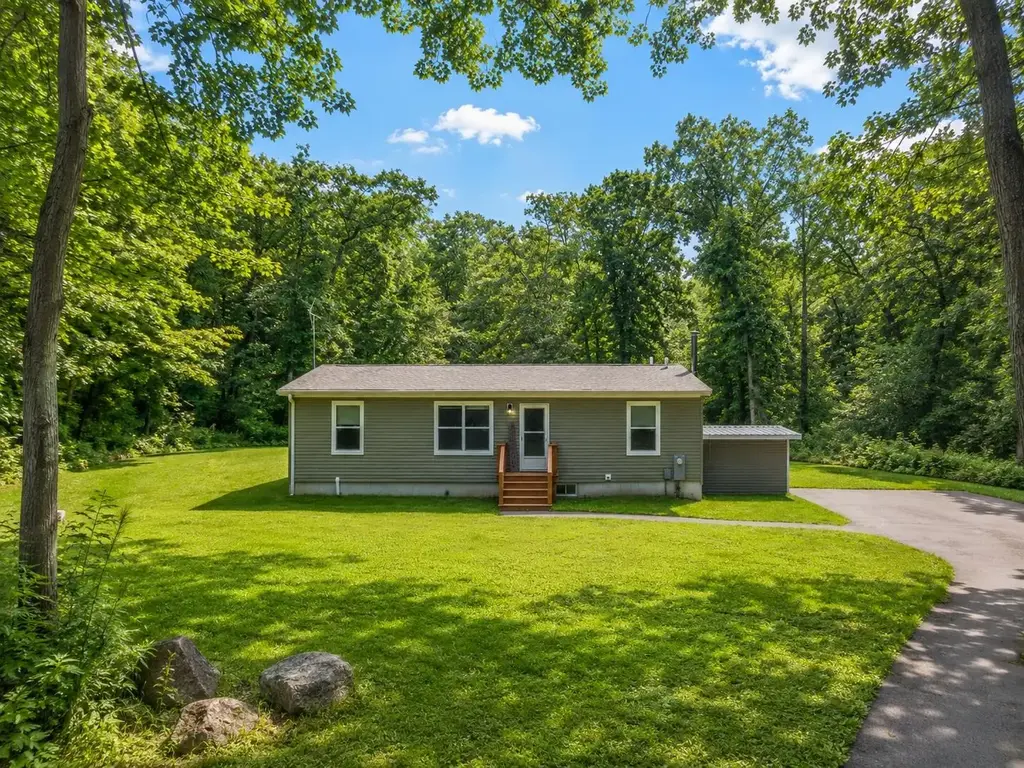 S3040 E Fox Hill Road, Delton