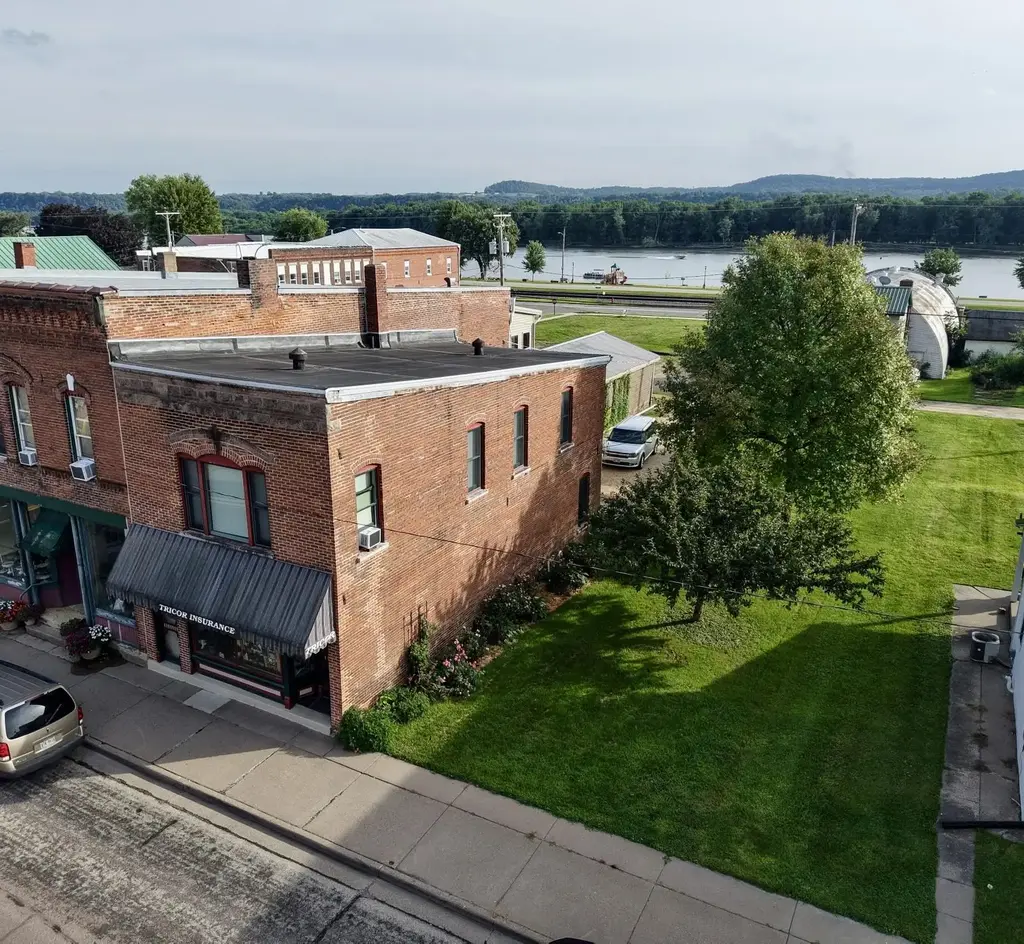 108 E Amelia Street, Cassville