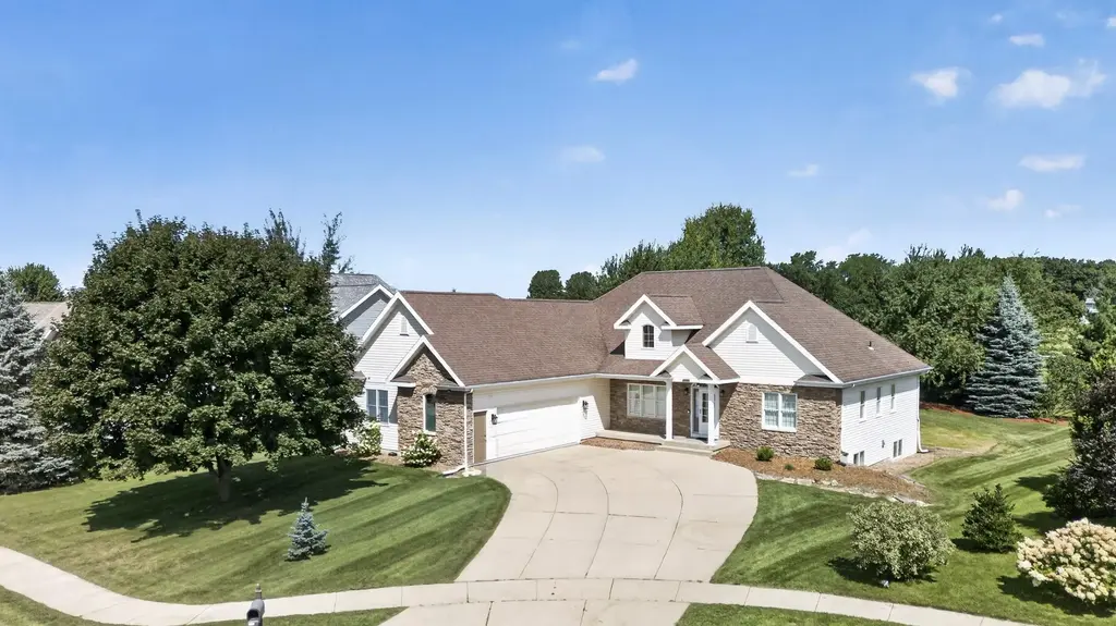 949 Halcyon Days Court, Oregon
