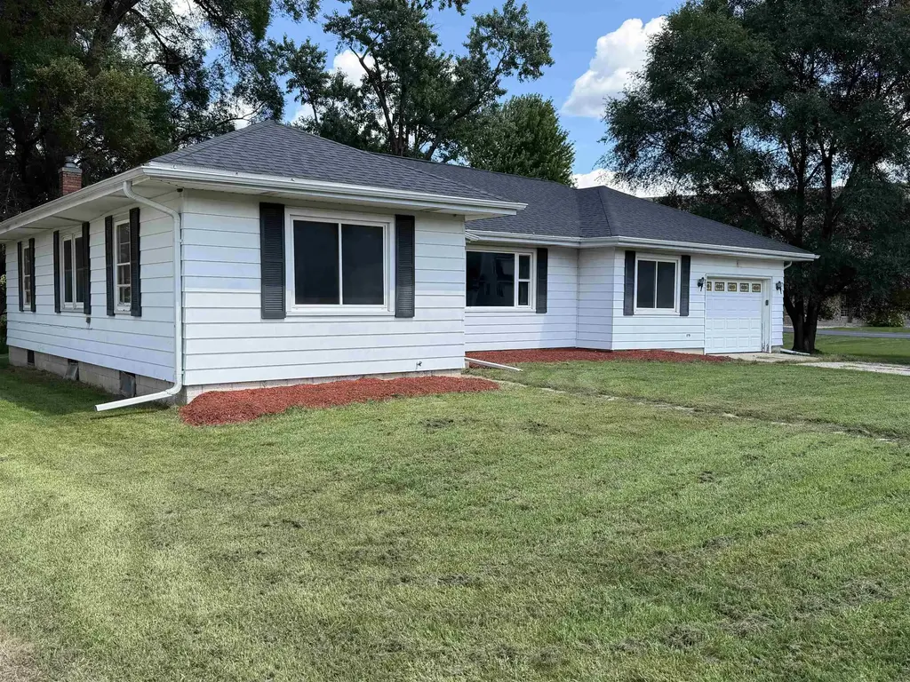 815 W Wisconsin Street, Portage