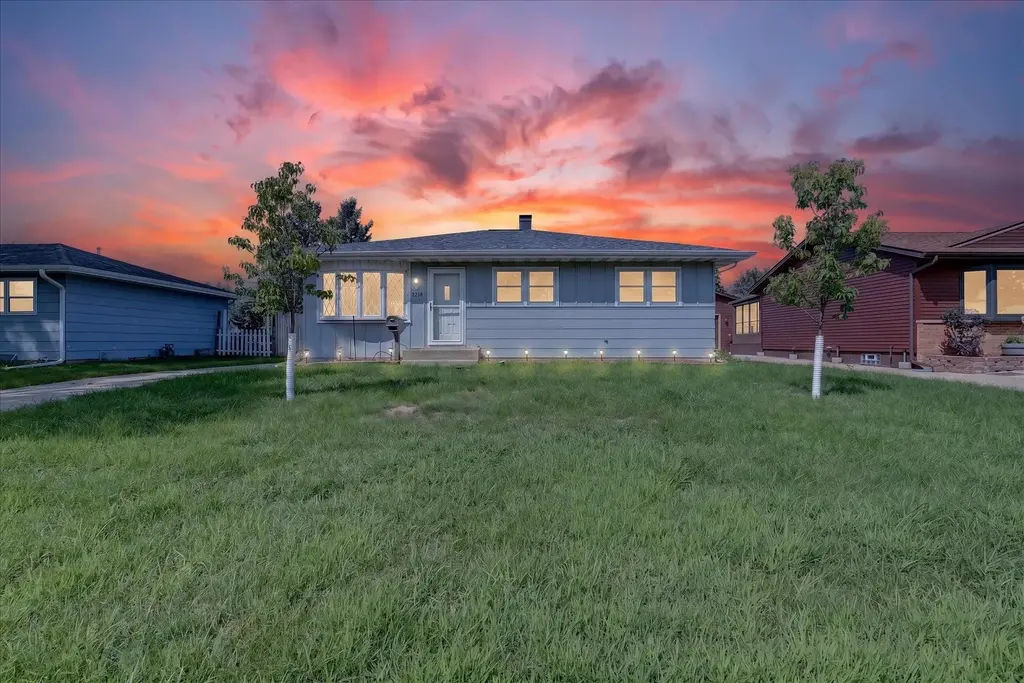 2218 Pioneer Road, Janesville