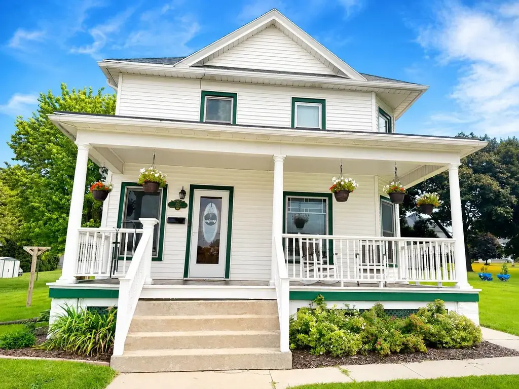 337 W Harrison Street, Shullsburg