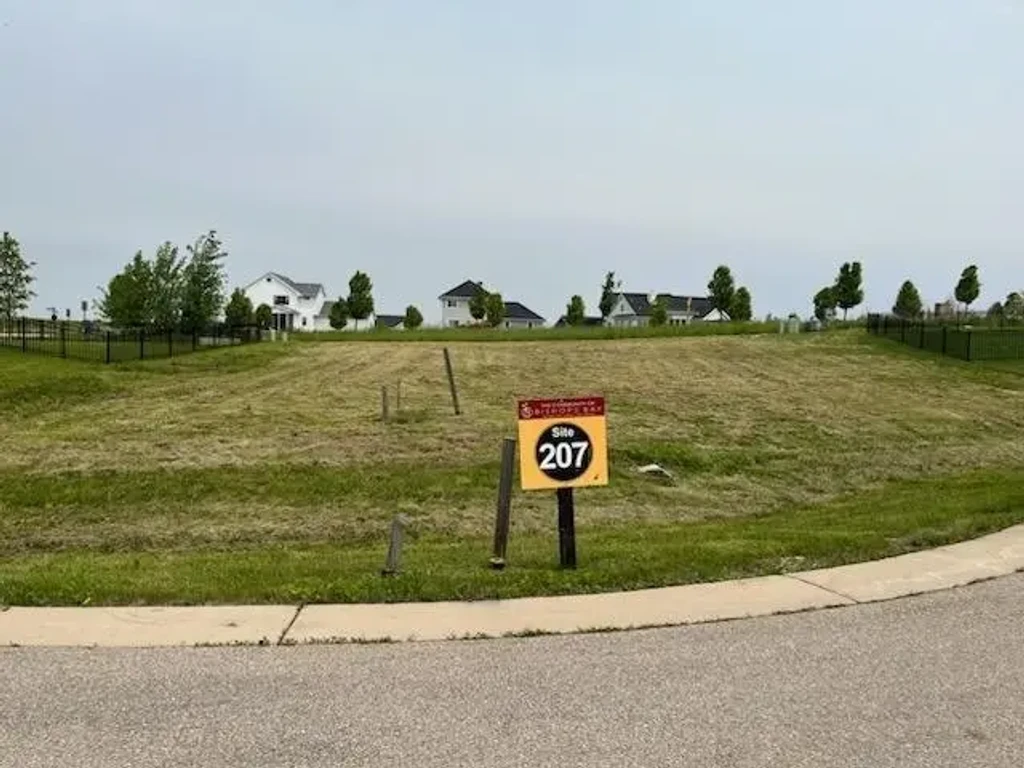 L207 Eagle Prairie Court, Westport