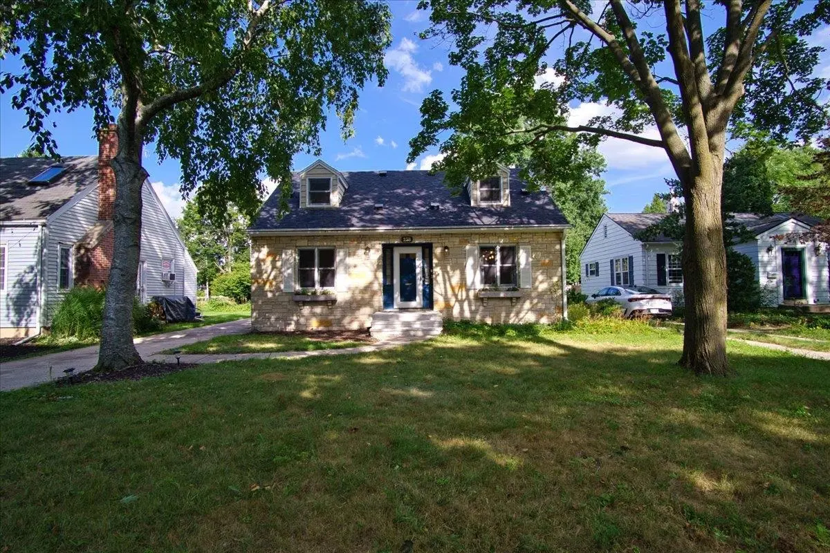 Photo of Listing #2030997