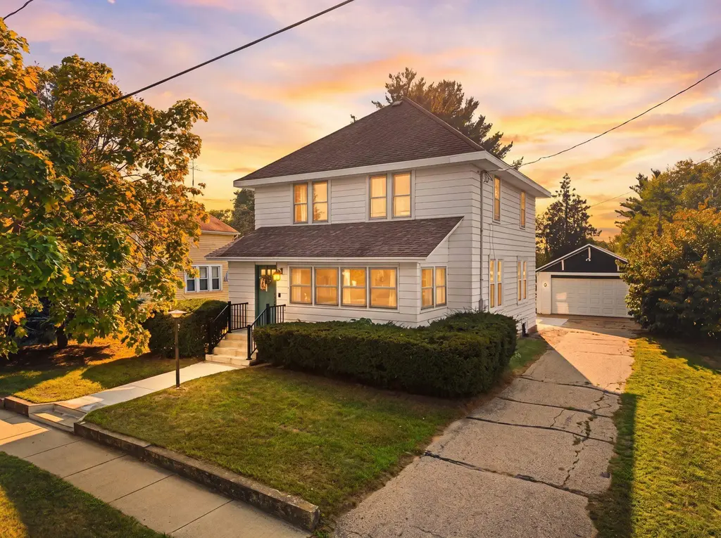 417 S Clinton Street, Princeton