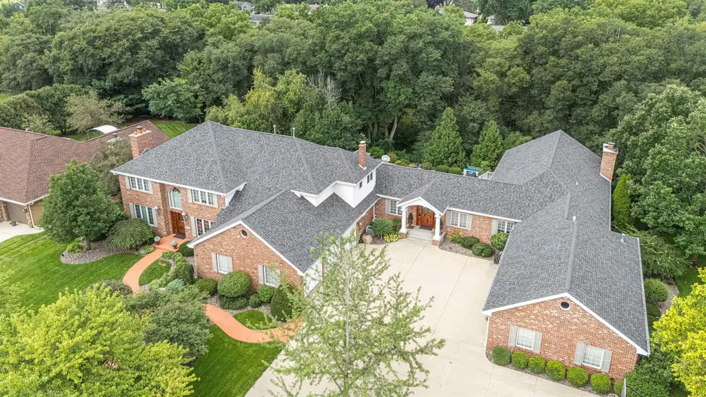 903 Thornecrest Drive, Janesville