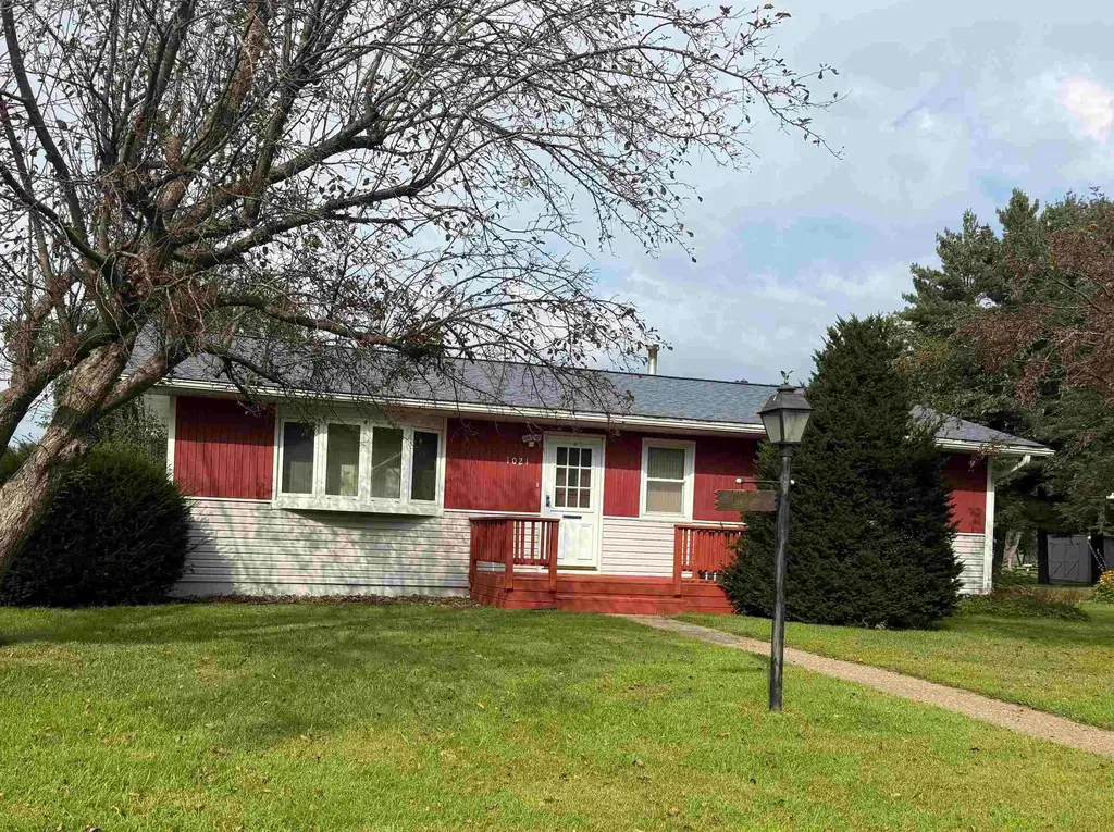 1021 S 14th Street, Prairie Du Chien
