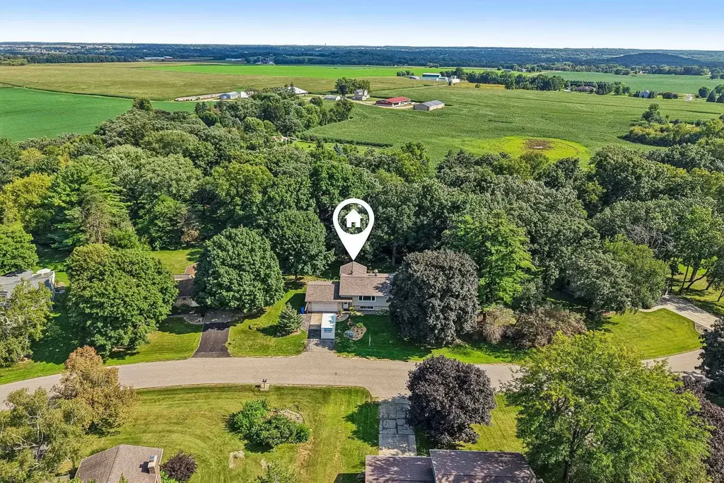 6968 Heron Way, Windsor