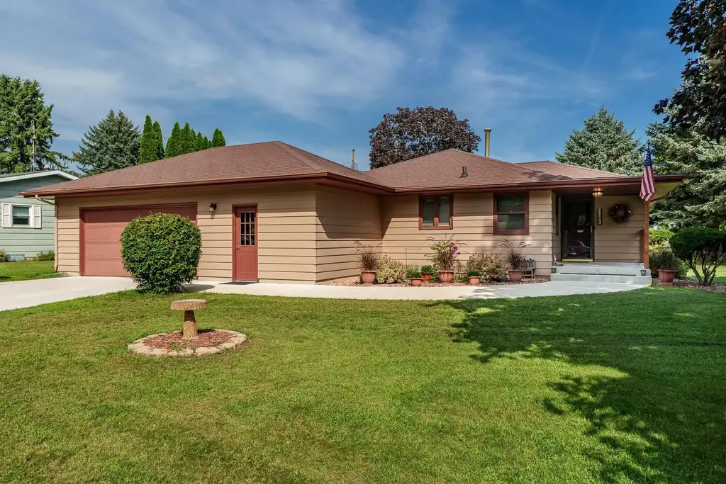 402 N Pine Street, Orfordville