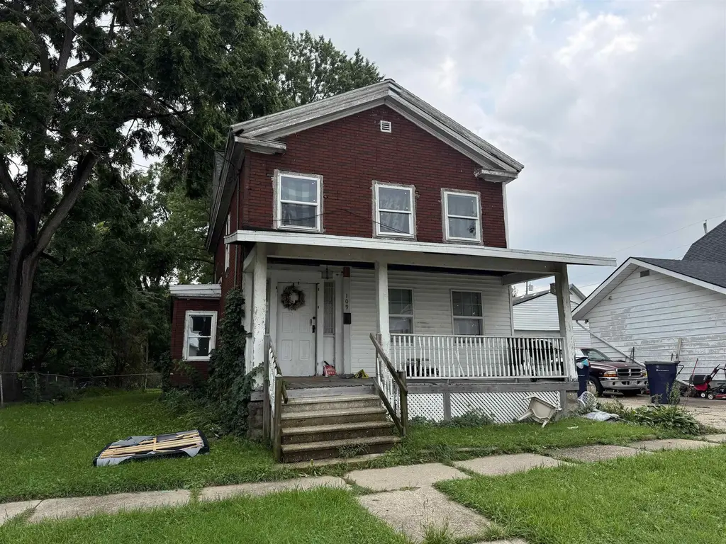 109 W Holmes Street, Janesville