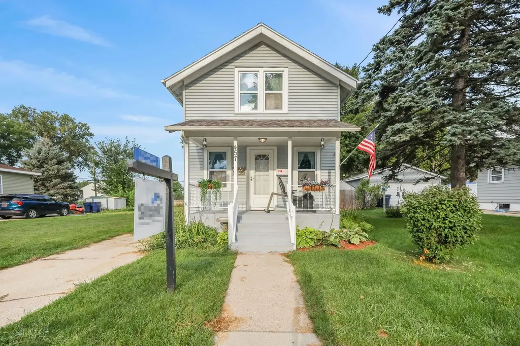 457 N Walnut Street, Janesville