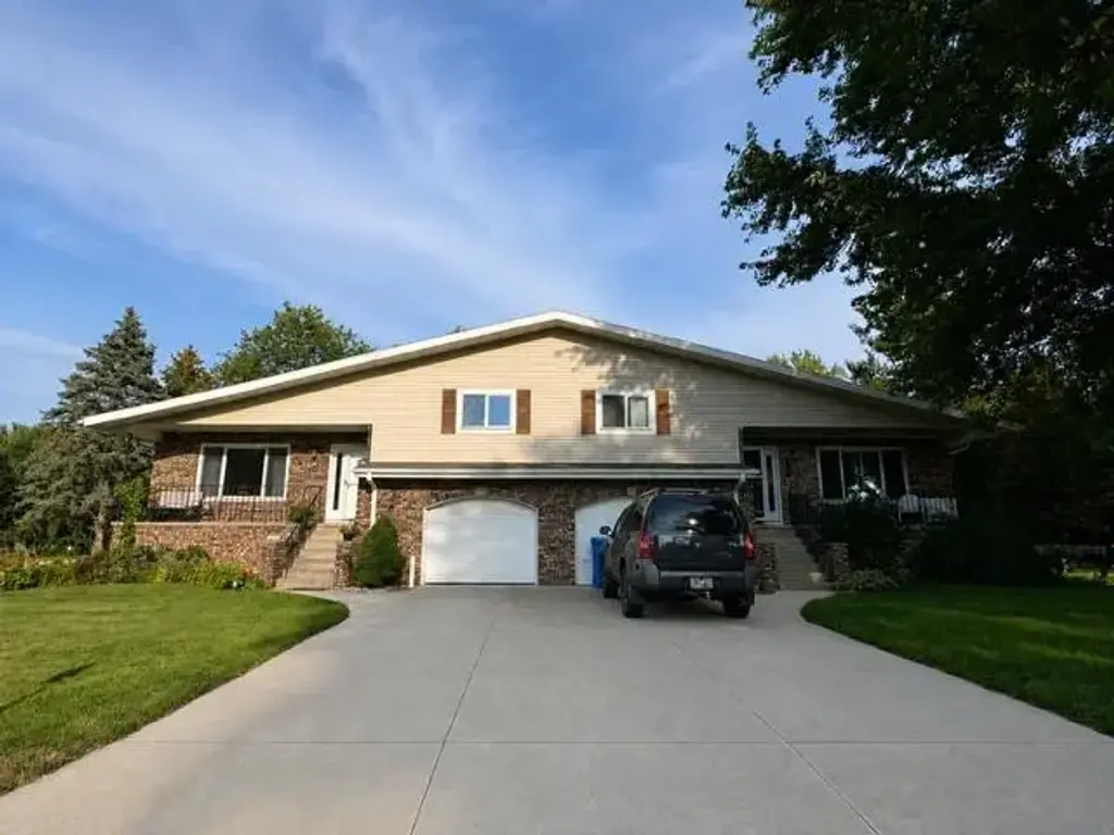 6802 Sunset Meadow Drive, Windsor