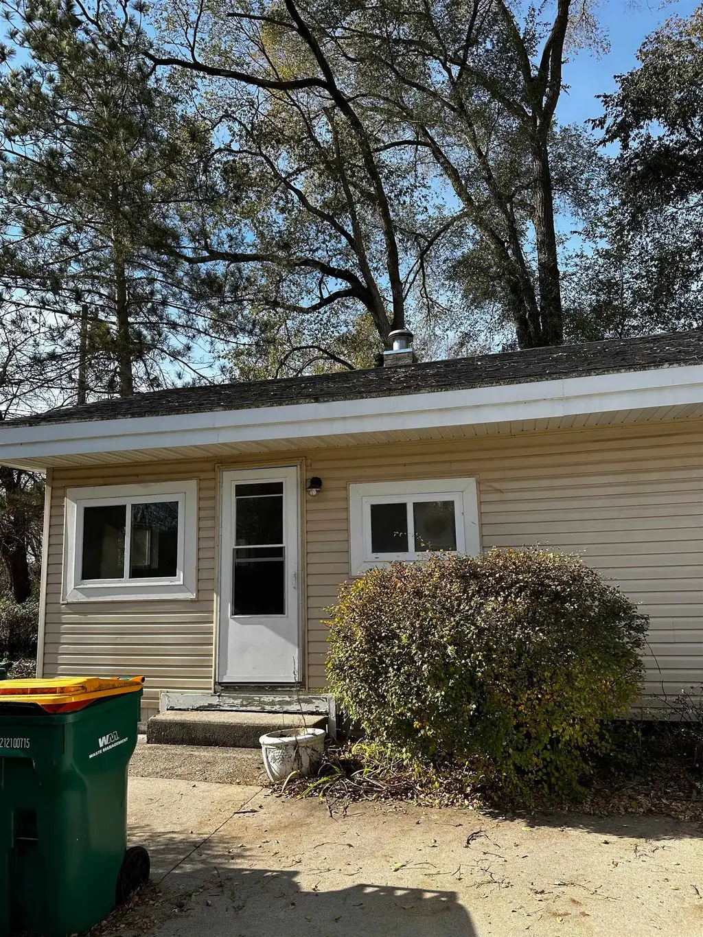 1300 W Happy Hollow Road, Janesville