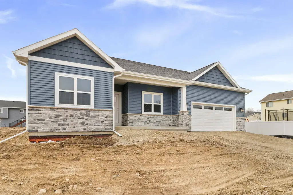 327 Wild Rose Way, Stoughton