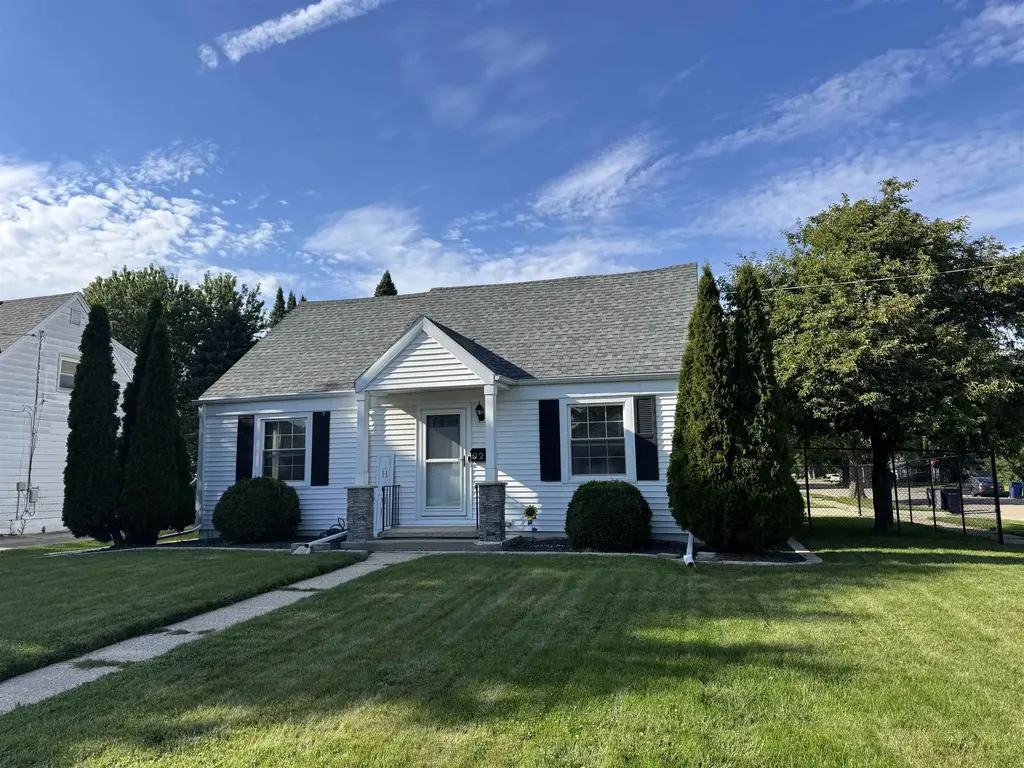 921 Benton Avenue, Janesville