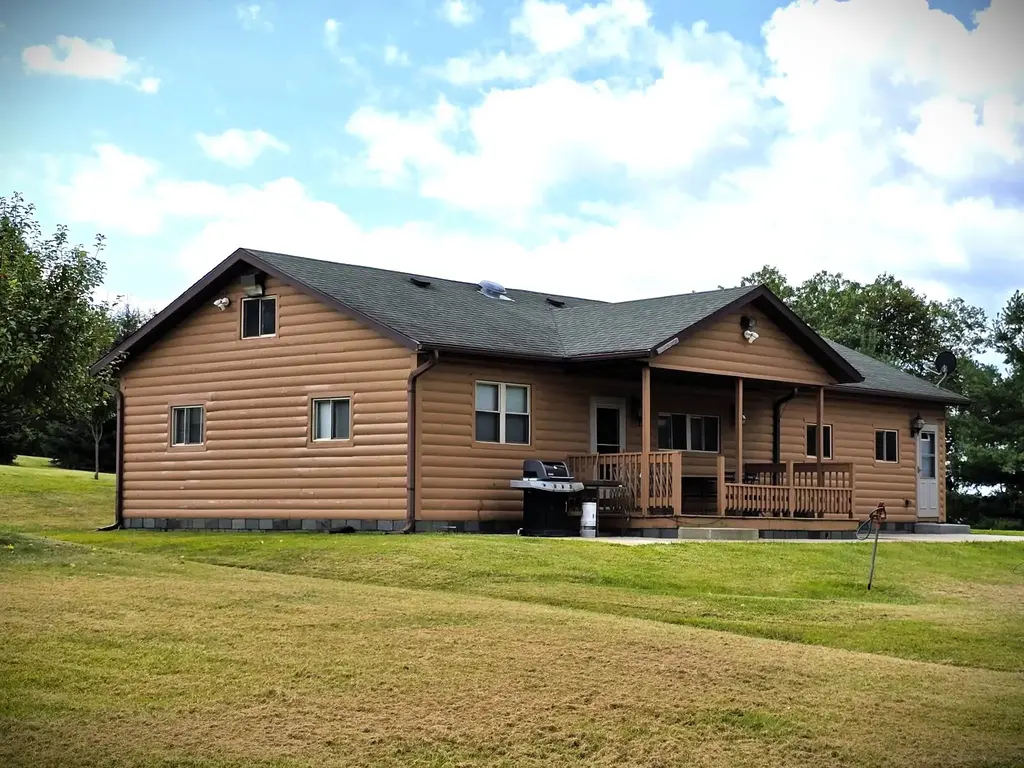 53951 Rounds Road, Utica
